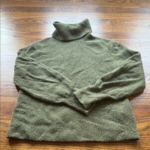Banana Republic Forest Green Turtleneck Sweater